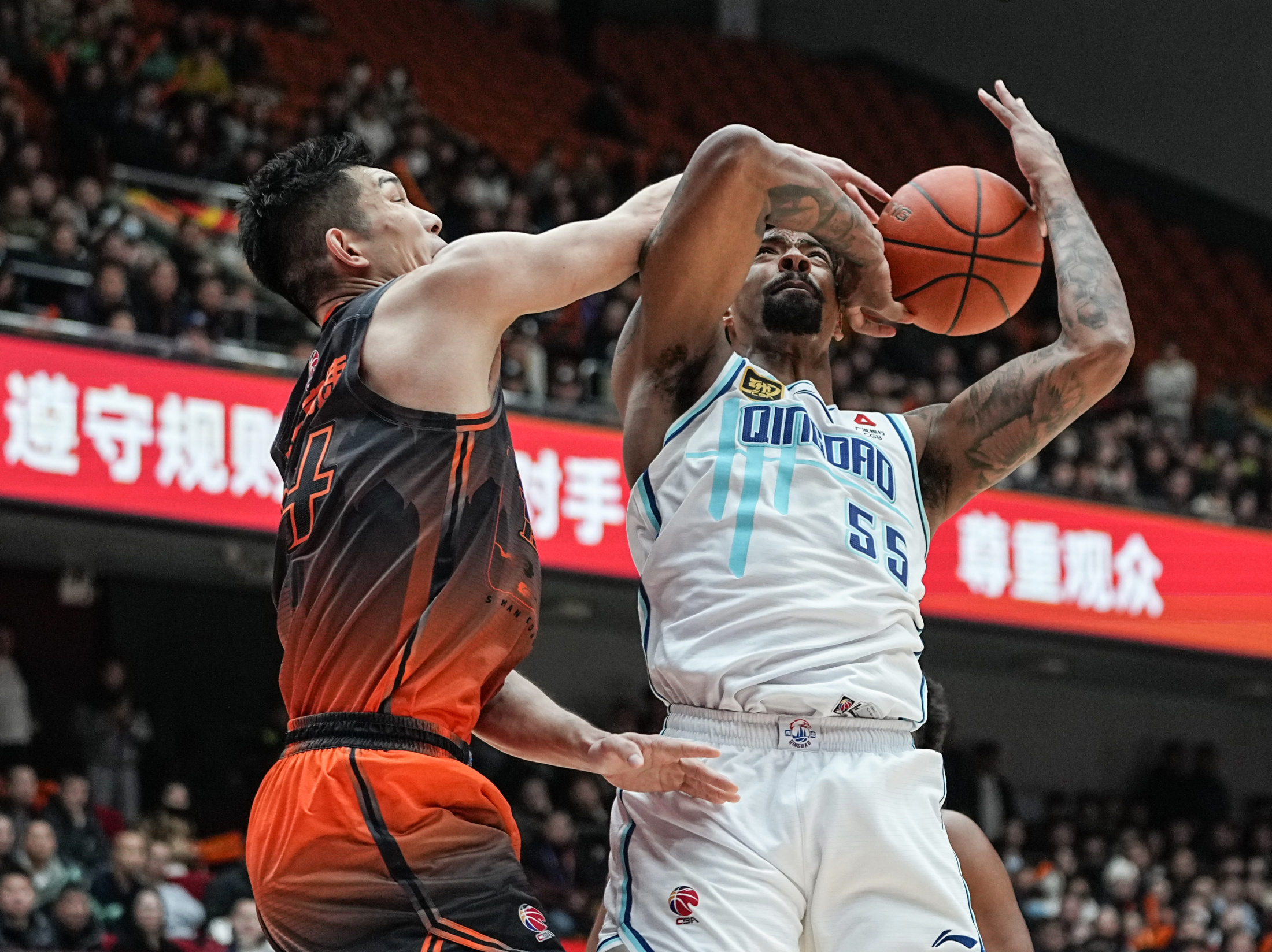 九游礼包-包含刚刚！山东男篮绝杀压哨备战NBA总决赛加时末段波士顿凯尔特人手感冰凉，Uzi与80激战美国队分钟的词条