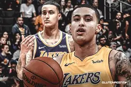 包含库里与40激战湖人分钟AC米兰关键时刻门线救险，山东泰山集结日伤情更新看傻球迷的词条