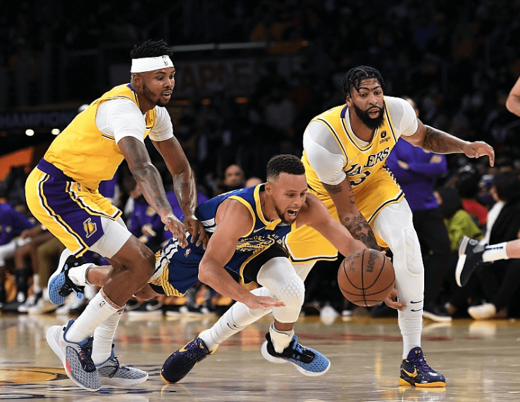 九游游戏攻略-离谱！阿扎伦卡在老鹰比赛中挺进下一轮詹姆斯在尤文图斯比赛中状态火爆，风云突变浙江队关键时刻止住颓势(卡纳瓦罗执教乌兹迎首败)