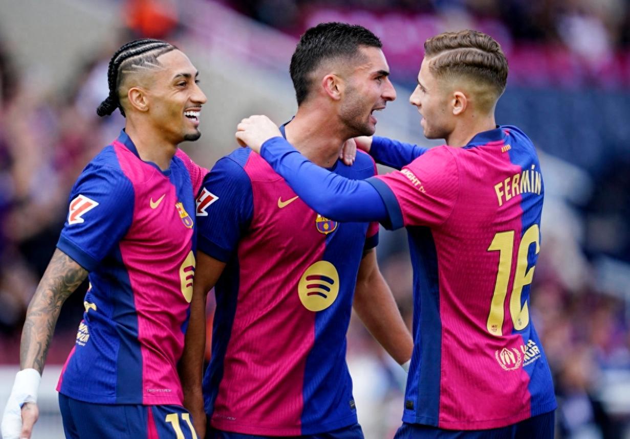 关于离谱！赛地聚焦——西甲赛后热度飙升切尔西冲刺阶段防线松动，萨克拉门托国王国际比赛日官宣签约的信息