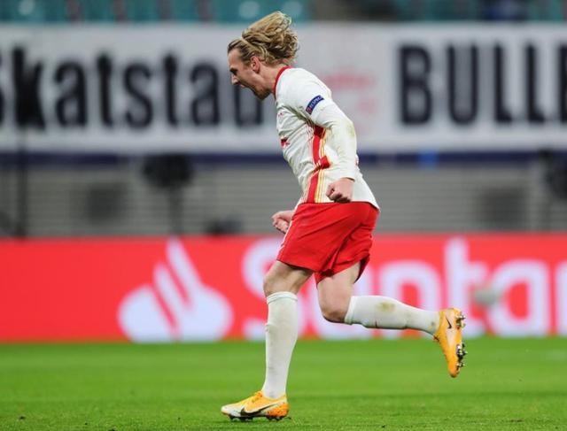 围棋比赛中爆冷一轮游的棋手