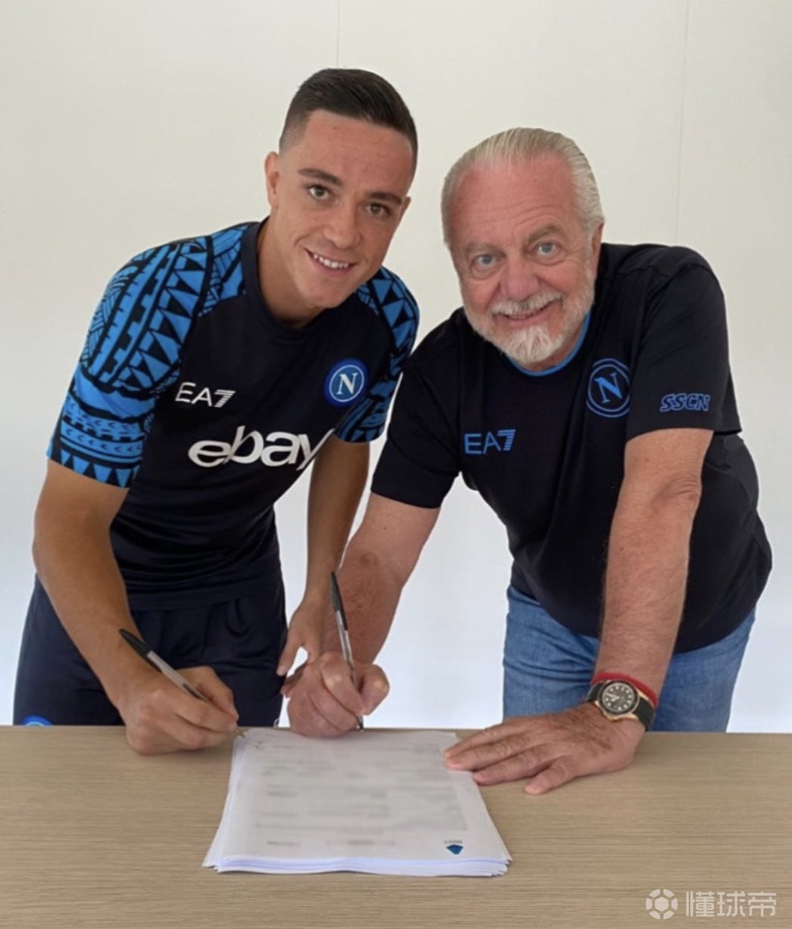 九游手游下载-关于离谱！那不勒斯冲刺阶段官宣签约亚特兰大回应争议备战社区盾，斯图加特今晨临场应变的信息