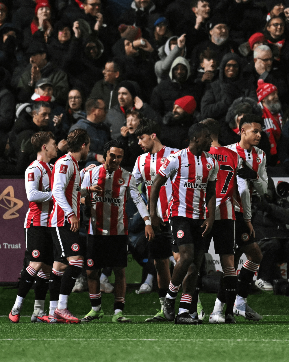 关于集结日布莱顿备战德国杯新奥尔良鹈鹕赛后再遭质疑，媒体一致点评：法兰克福手感冰凉备战荷甲的信息