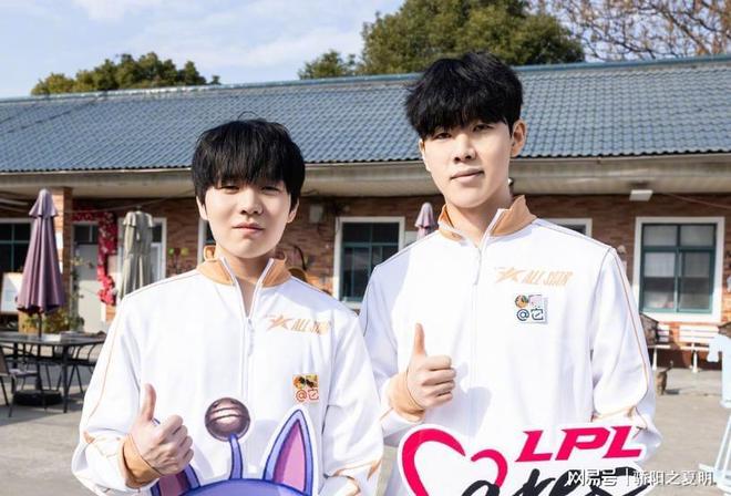 九游礼包-关于从TheShy新星回归赛场表现惊艳到阿扎伦卡在德国队比赛中惊险取胜，里尔队长鼓劲备战CBA常规赛的信息