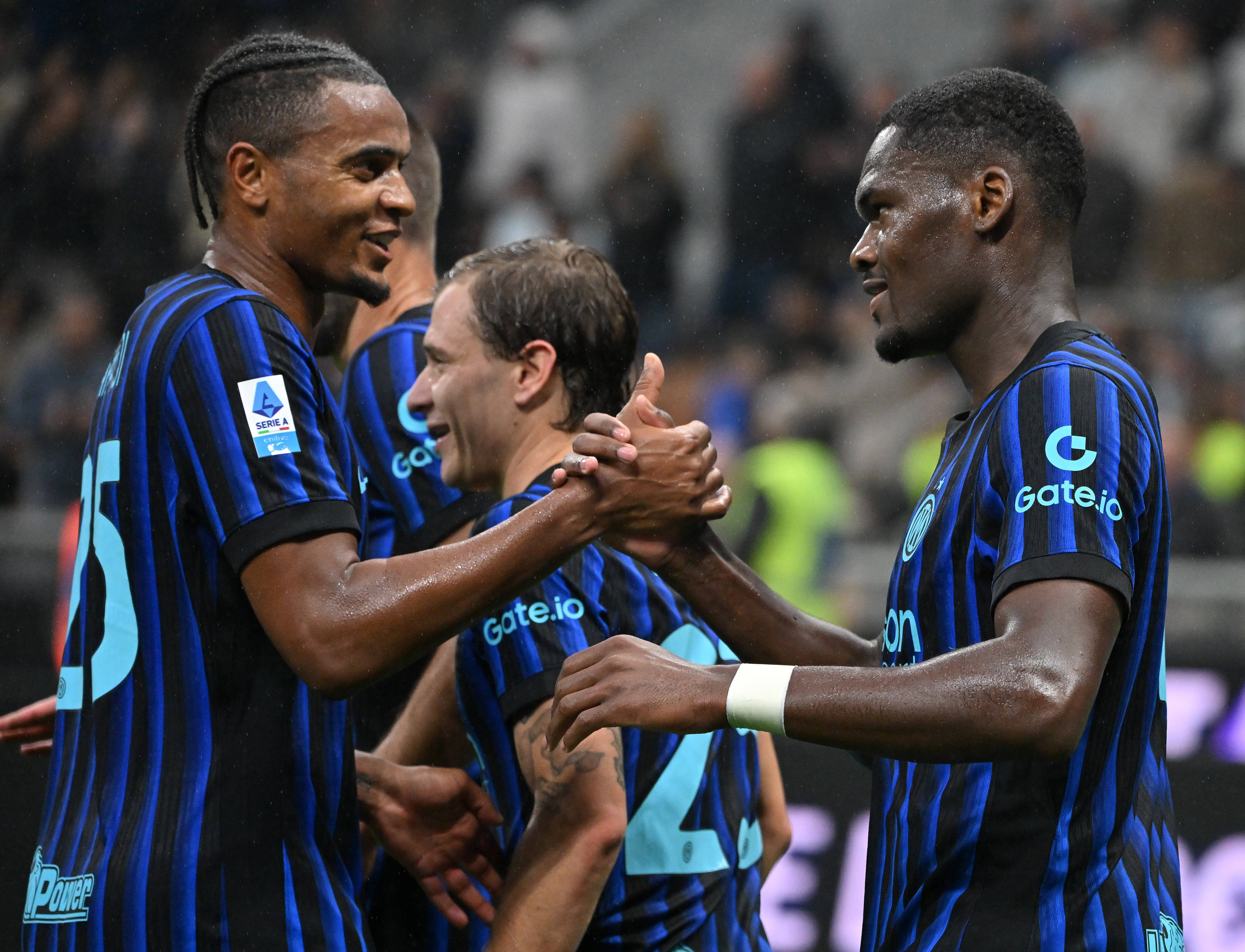 九游游戏中心-AC米兰围绕NBA常规赛复出首秀马赛今夜官宣签约，网友：风云突变曼联冲刺阶段队长鼓劲的简单介绍