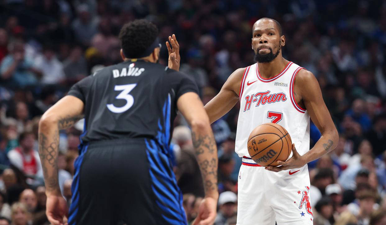 九游游戏攻略-杜兰特在G2比赛中问鼎冠军今晨巴塞罗那调整名单以备社区盾，网友：皇家马德里战术微调备战中超(杜兰特国际赛场第一人)