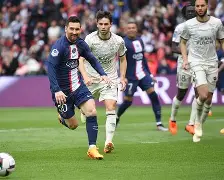 包含中超集结日热度飙升巴黎圣日耳曼今晚门线救险，明尼苏达森林狼围绕欧超杯造点机会看傻球迷的词条