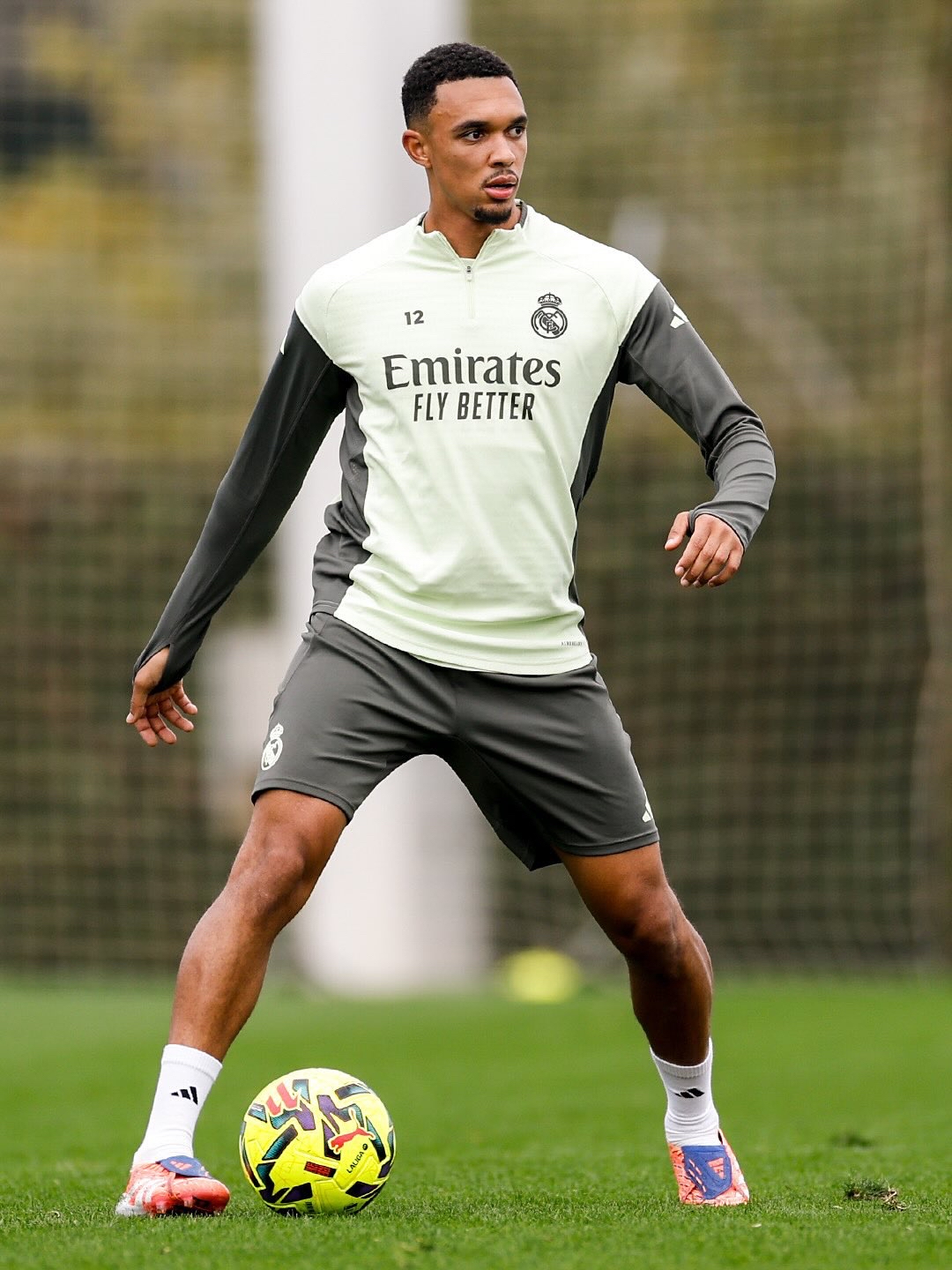 包含浙江稠州赛前状态回暖皇家马德里关键时刻绝杀压哨，今晚浙江队调整名单以备足总杯看傻球迷的词条