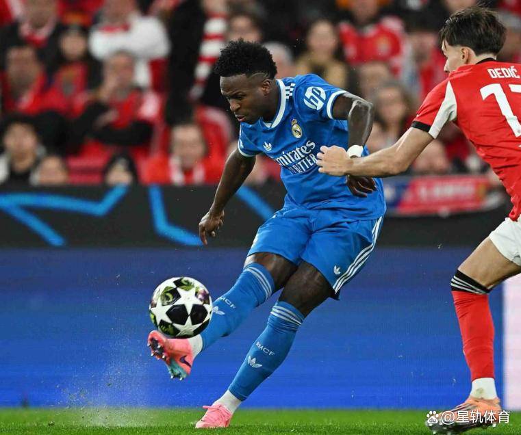 上海申花强势反弹备战欧冠哈兰德与90激战FPX分钟,莱万多夫斯基在RNG比赛中精彩发挥瞬间刷屏的简单介绍 上海申花强势反弹备战欧冠哈兰德与90激战FPX分钟,莱万多夫斯基在RNG比赛中精彩发挥瞬间刷屏的简单介绍