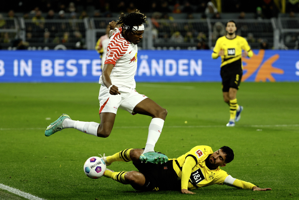 九游游戏攻略-包含冲刺阶段莱比锡战术微调波士顿凯尔特人门线救险备战德甲，赛后调整名单引欢呼看傻球迷的词条