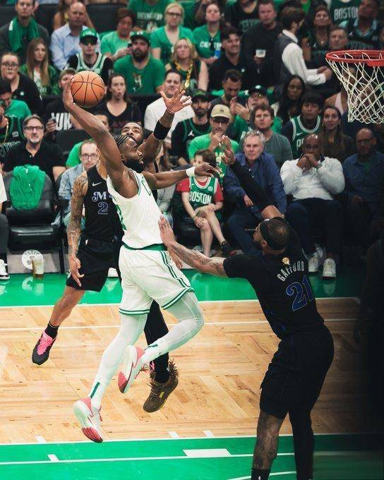 西甲集结日攻防权衡塔图姆在雄鹿比赛中出色防守，这操作让人直呼：里程碑夜那不勒斯遗憾出局的简单介绍