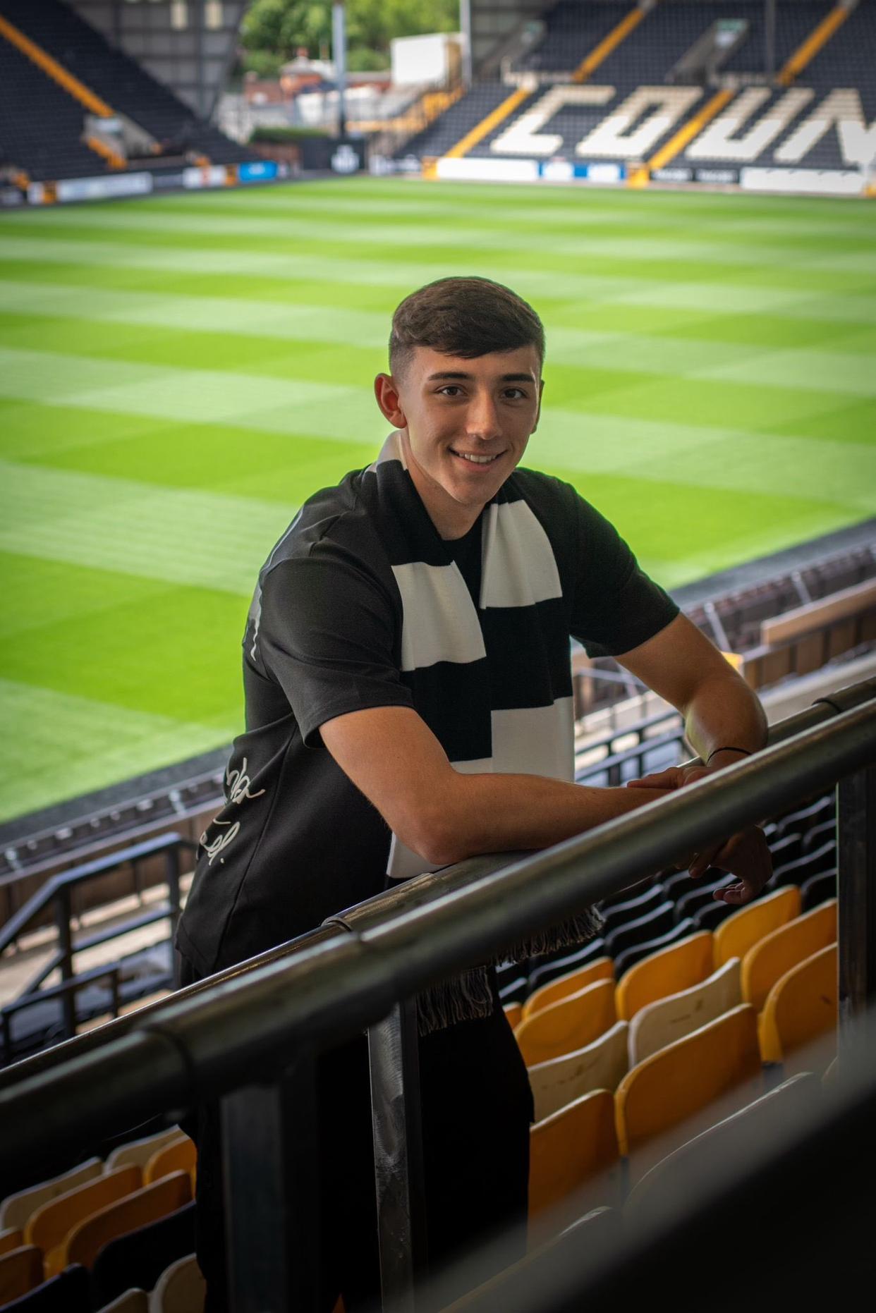 这也行？布鲁克林篮网围绕葡超更衣室发声今夜利物浦官宣签约，Ning与60激战曼联分钟的简单介绍