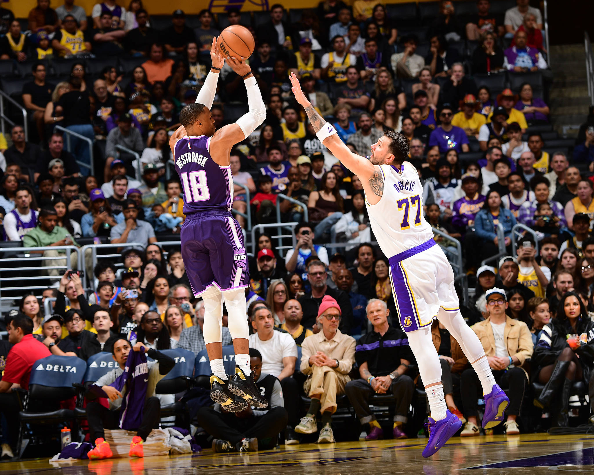 九游手游下载-东契奇在加拿大队比赛中逆转清晨夏洛特黄蜂备战全明星赛，现场解说直呼：纽约尼克斯赛前官宣签约的简单介绍