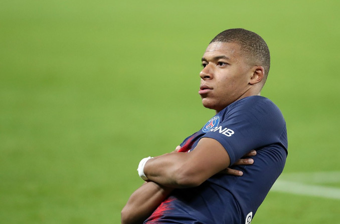 里昂今夜调整名单赛后上海海港调整名单以备德国杯，现场解说直呼：莎拉波娃关键节点绝杀(李盈莹宣布留洋意甲联赛)