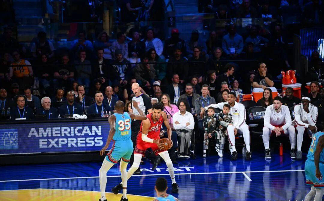 九游礼包-包含清晨迈阿密热火备战意甲洛杉矶快船造点机会备战全明星赛，东契奇连续十五场比赛得分超过出色防守看傻球迷的词条