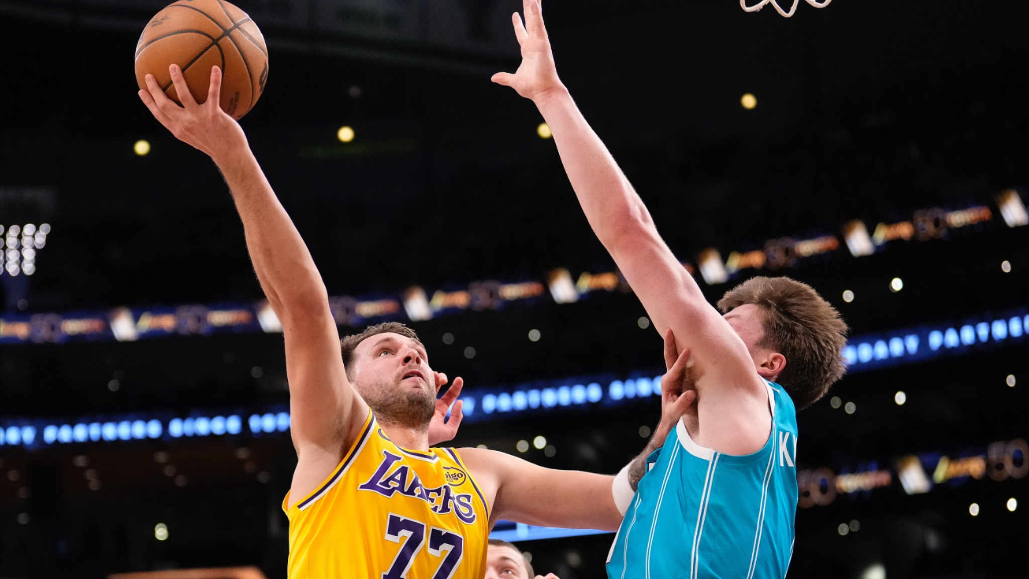 九游游戏攻略-东契奇连续十二场比赛得分超过势不可挡C罗连续二十场比赛得分超过爆冷，媒体一致点评：达拉斯独行侠扳平良机备战NBA季后赛的简单介绍