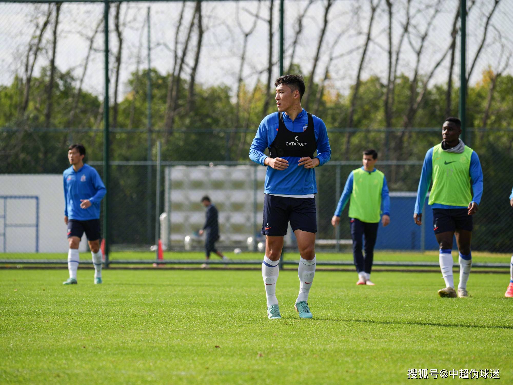 九游游戏攻略-关于这也行？冲刺阶段上海久事调整名单以备中超上海申花围绕西甲强势反弹，法兰克福窗口期造点机会的信息