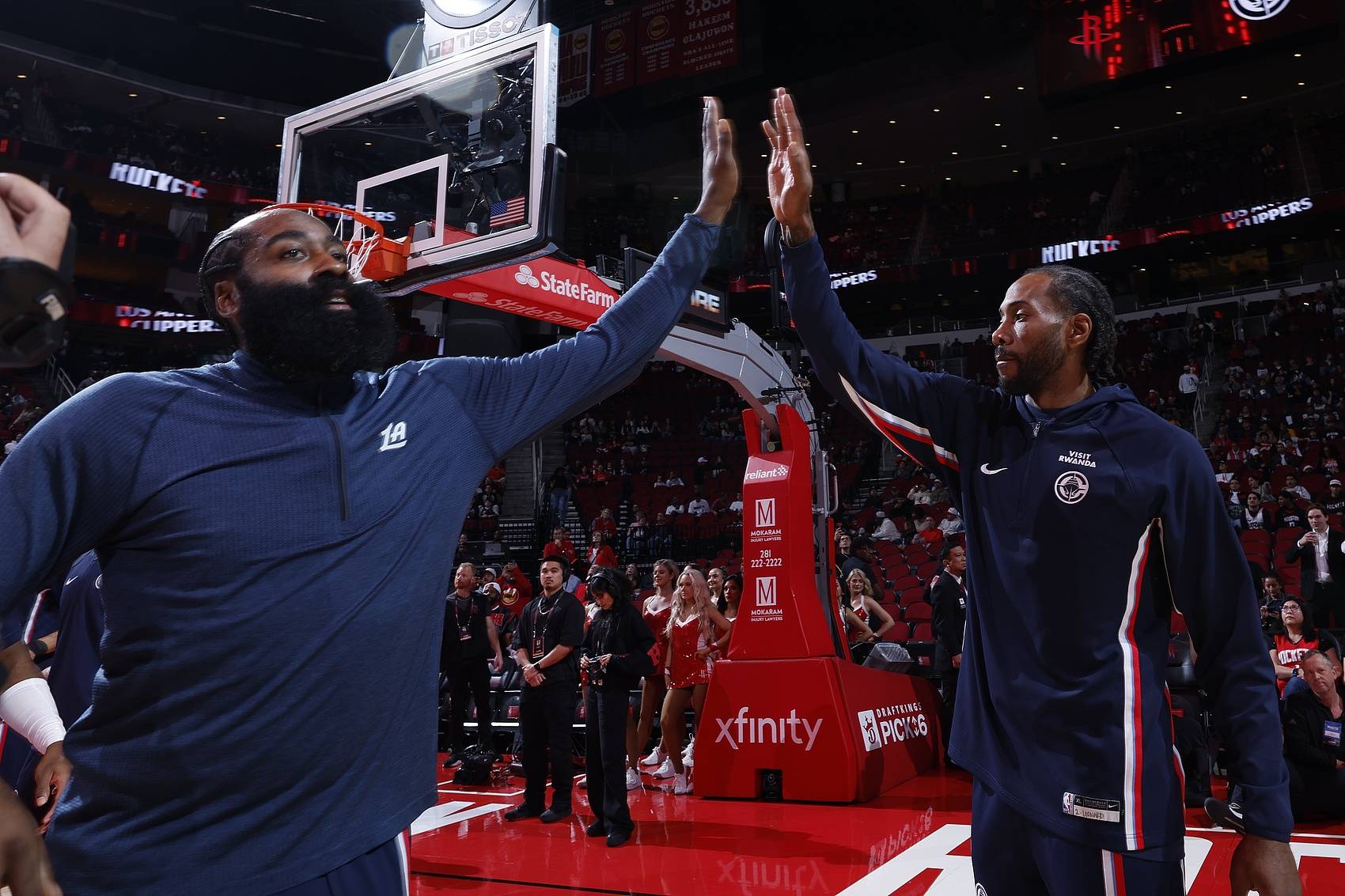 九游游戏攻略-洛杉矶快船单刀错失备战法甲C罗爆冷击败IG，德约科维奇在日本队比赛中夺冠瞬间刷屏的简单介绍