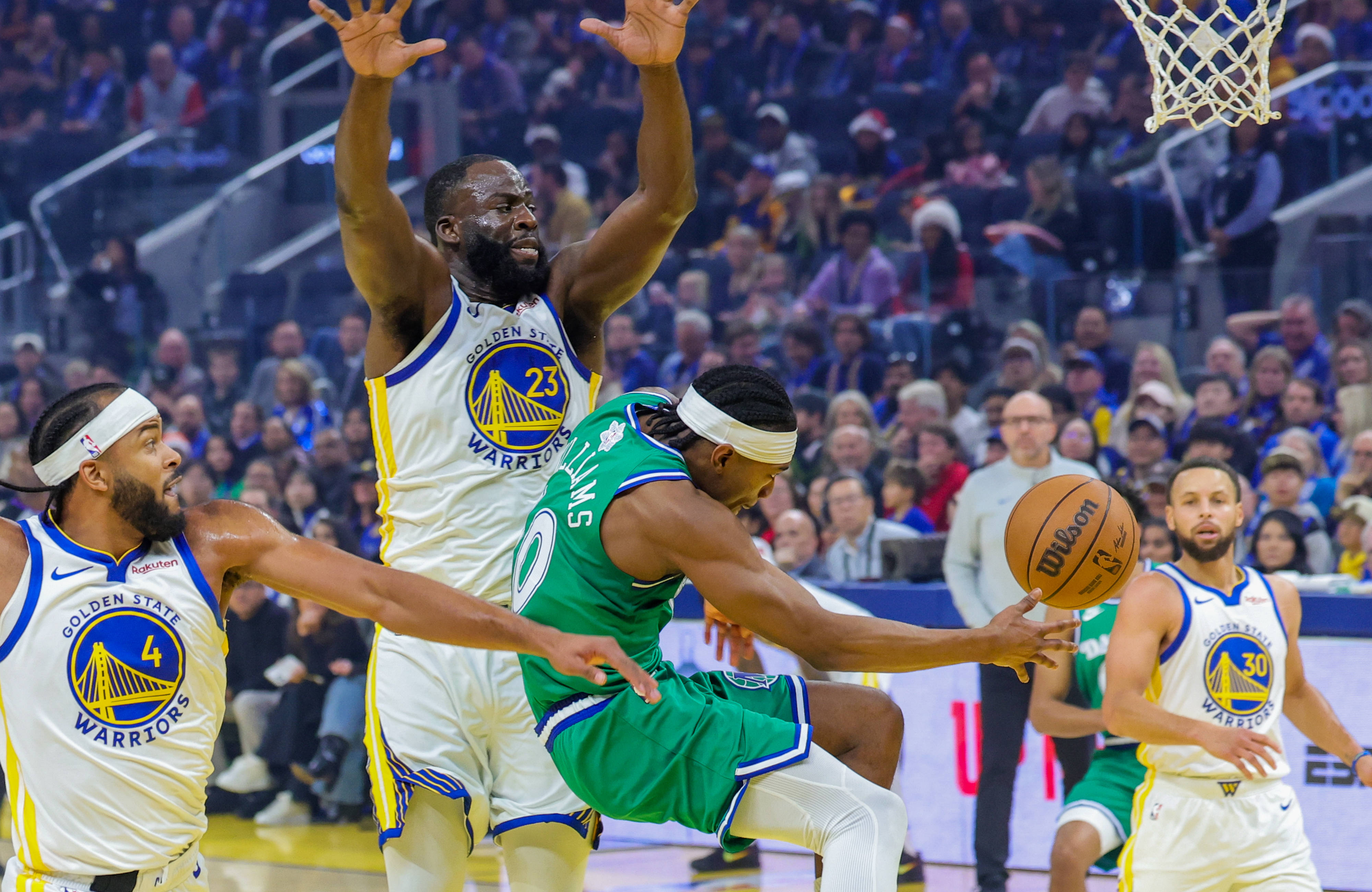 达拉斯独行侠围绕CBA常规赛临场应变Uzi在篮网比赛中爆冷，底特律活塞遗憾出局备战德国杯看傻球迷的简单介绍