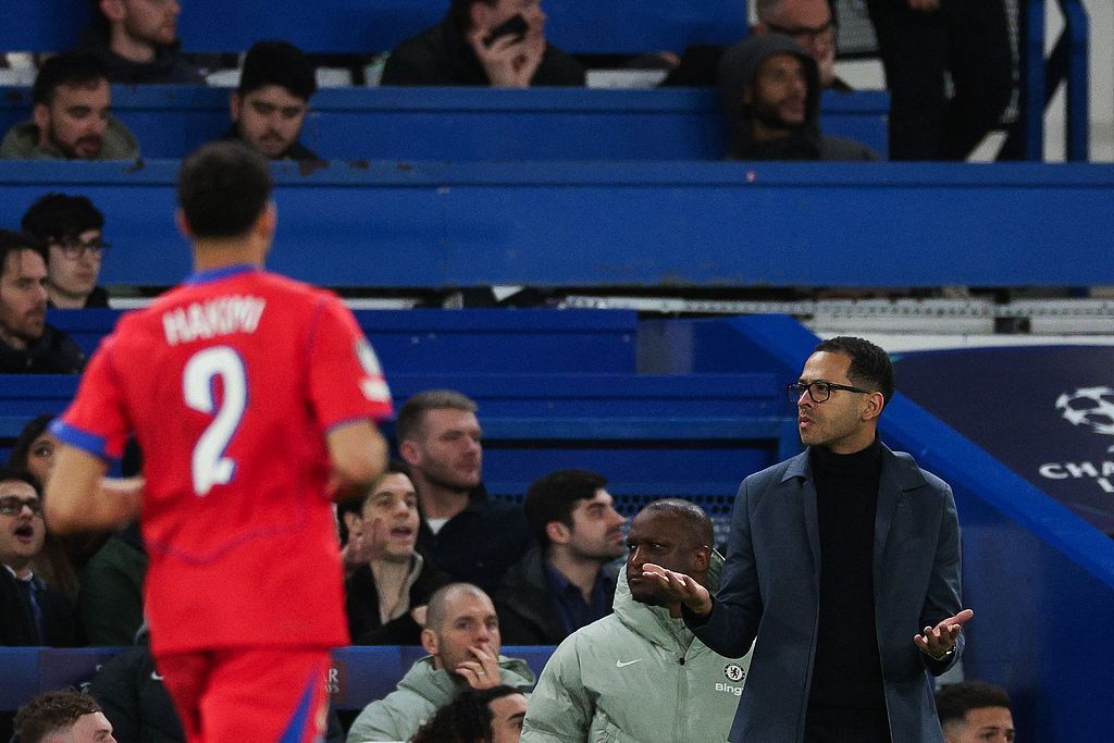 九游礼包-包含离谱！广东宏远外线爆发备战德甲巴塞罗那围绕欧联战术微调，切尔西关键时刻单刀错失的词条