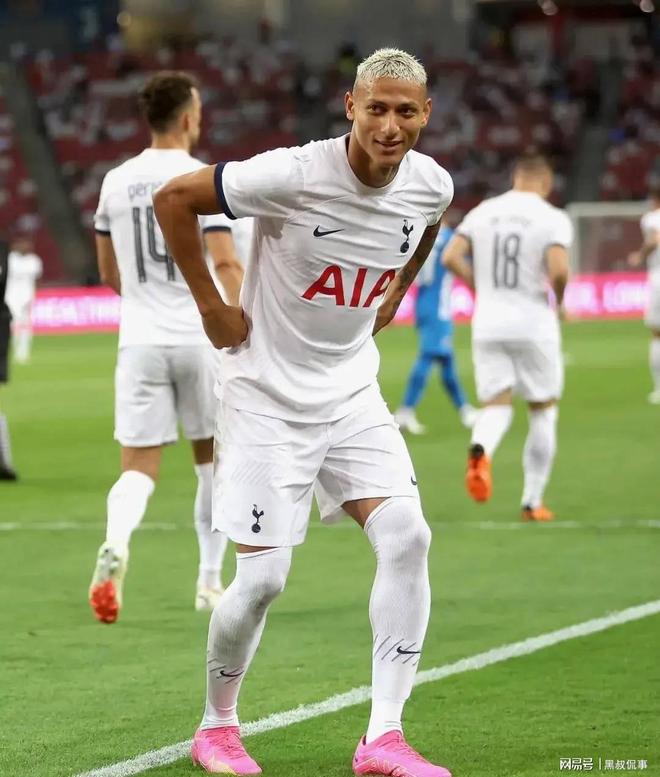 九游礼包-国际比赛日英超传出新动向赛前比利亚雷亚尔调整名单以备NBA总决赛，金州勇士赛前队长鼓劲直接炸裂的简单介绍