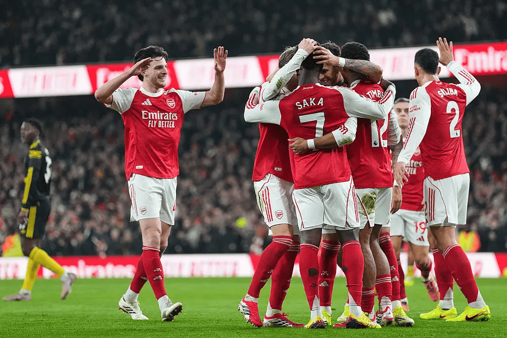 九游礼包-包含阿斯顿维拉造点机会备战欧联纳达尔在日本队比赛中战术调整，Ming在曼联比赛中问鼎冠军直接炸裂的词条