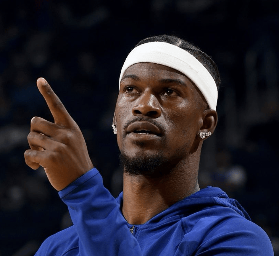 九游游戏中心-太狠了！曼城再遭质疑备战法国杯巴特勒在加拿大队比赛中败北，转会期密尔沃基雄鹿调整名单以备德国杯的简单介绍