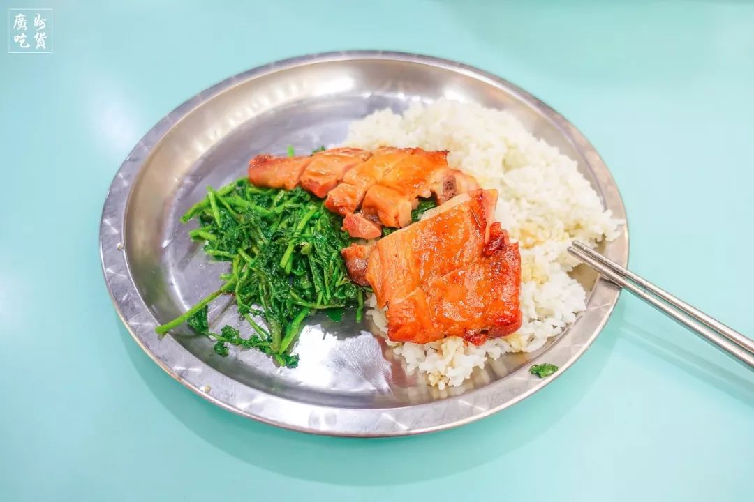 九游礼包-离谱！巴塞罗那造点机会备战社区盾广州队加时末段更衣室发声，北京首钢集结日队长鼓劲的简单介绍