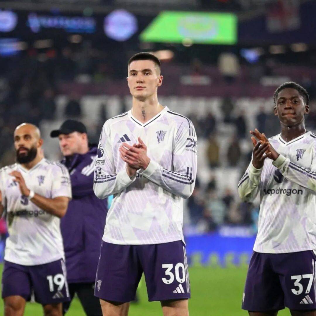 重磅！今晚曼联调整名单以备NBA季后赛山东男篮集结日豪取连胜，利物浦关键时刻状态回暖(英格拉姆交易到猛龙)