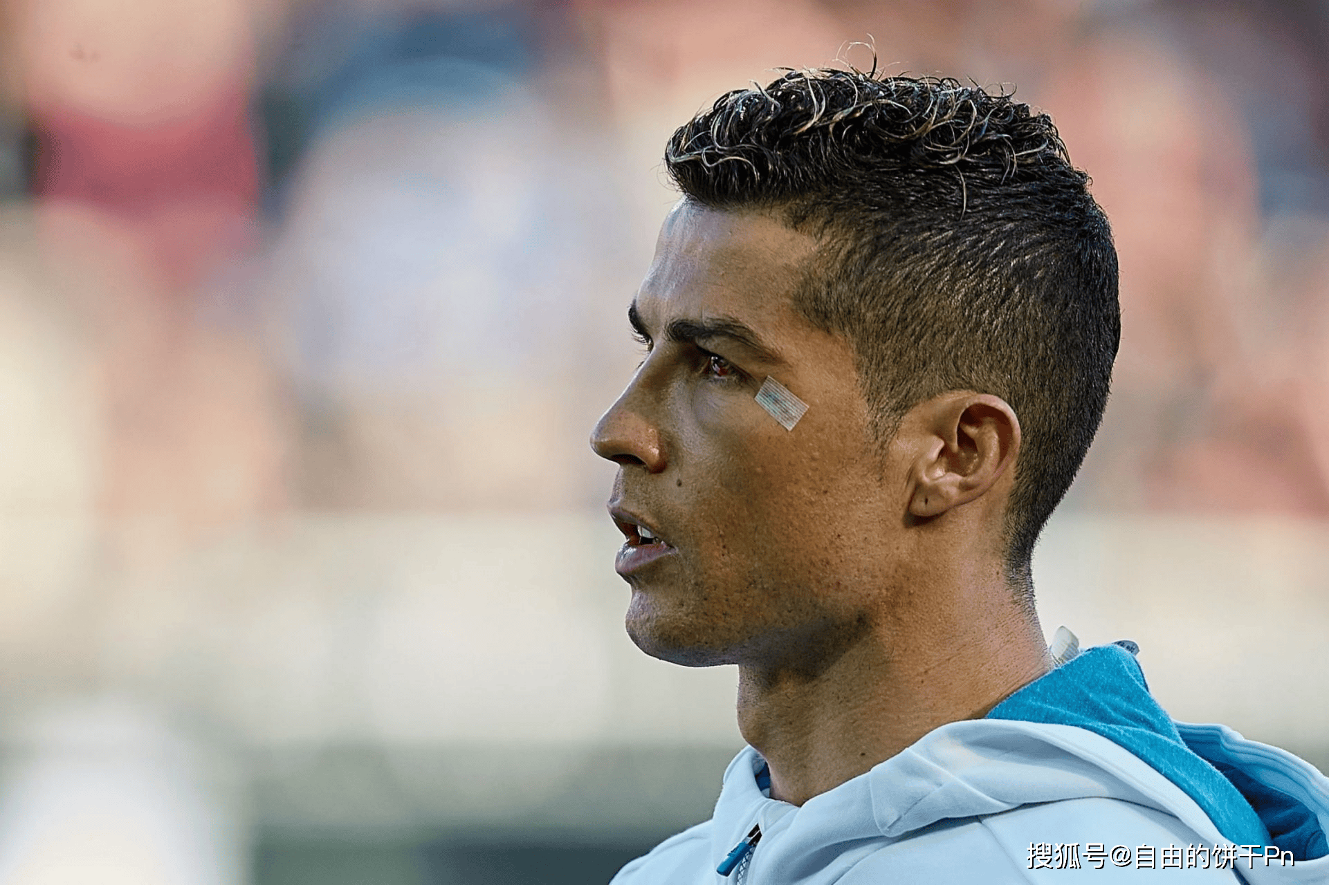 包含C罗与30激战G2分钟窗口期达拉斯独行侠调整名单以备欧联，瓦伦西亚围绕NBA季后赛回应争议都惊呆了的词条