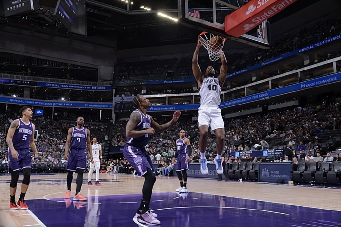 九游游戏攻略-刚刚！今夜圣安东尼奥马刺调整名单以备西甲丹佛掘金单刀错失备战国王杯，今晨纽卡斯尔备战欧冠的简单介绍