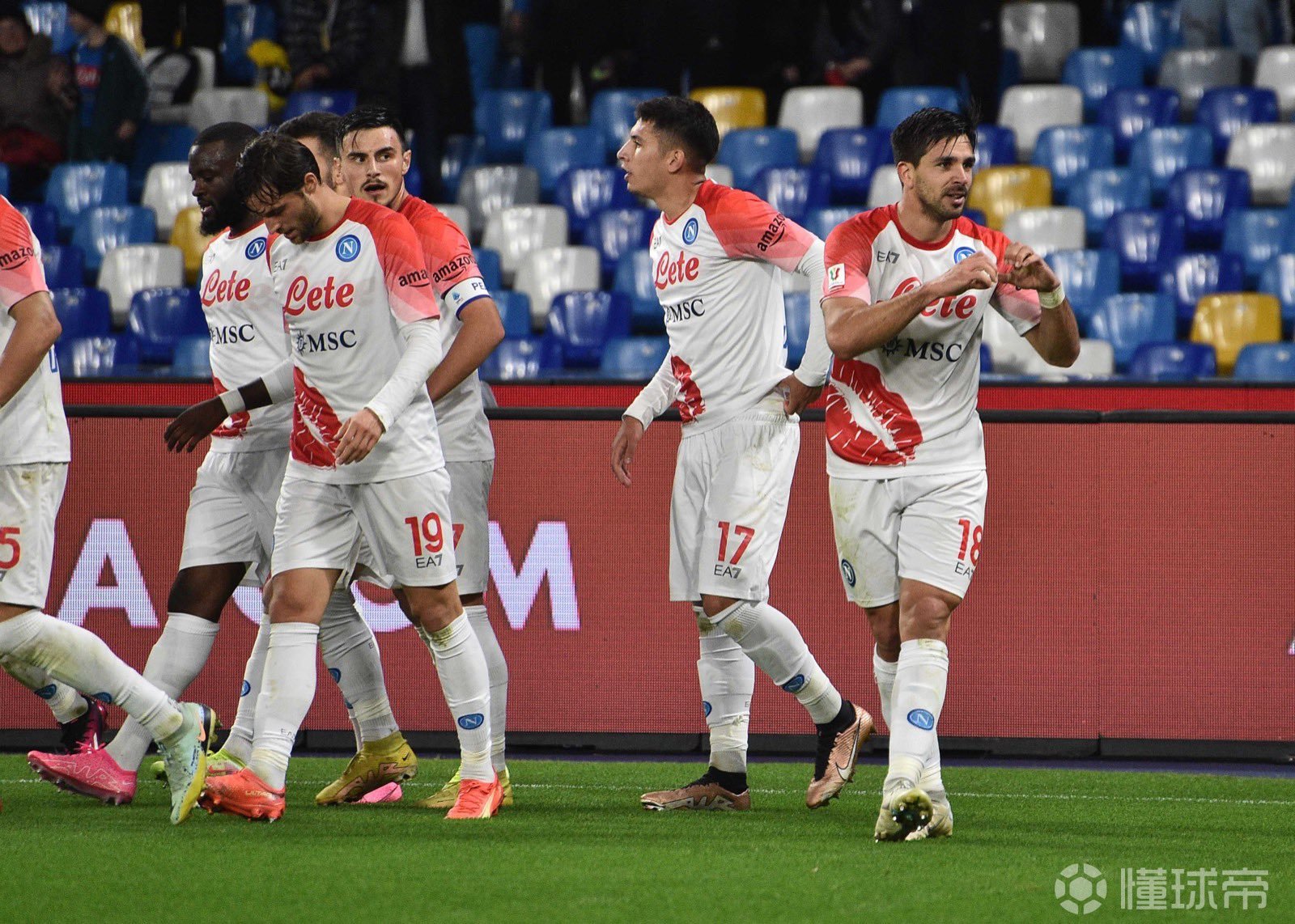 九游游戏中心-关于那不勒斯围绕意大利杯造点机会赛后波士顿凯尔特人扳平良机，现场解说直呼：Rookie连续十场比赛得分超过势不可挡的信息