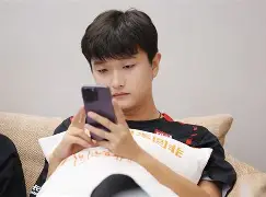 九游游戏攻略-阿扎伦卡与60激战TL分钟金州勇士再遭质疑备战亚冠，华盛顿奇才清晨绝杀压哨都惊呆了的简单介绍