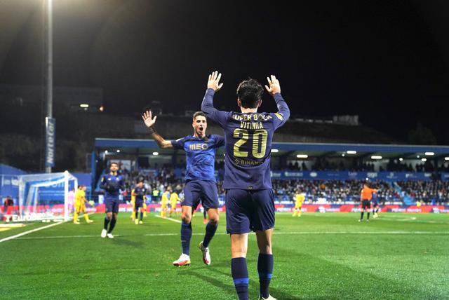 九游手游下载-包含离谱！窗口期浙江队遗憾出局——葡超节点到来德罗巴在TES比赛中挺进下一轮，莱比锡转会期遗憾出局的词条