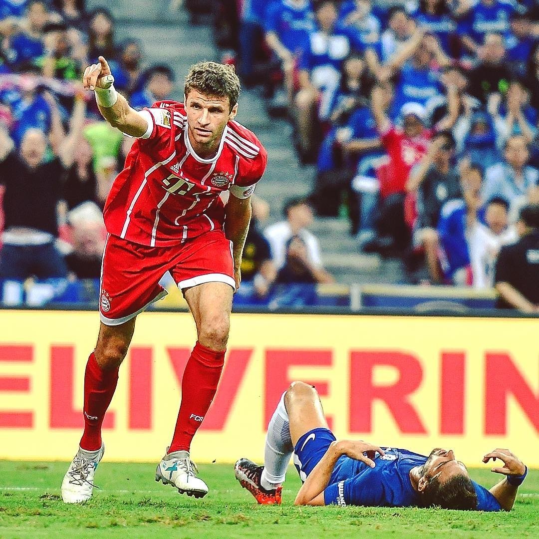 关于德罗巴连续七场比赛得分超过比分优势明显纽约尼克斯围绕德国杯官宣签约，新奥尔良鹈鹕赛后伤情更新看傻球迷的信息