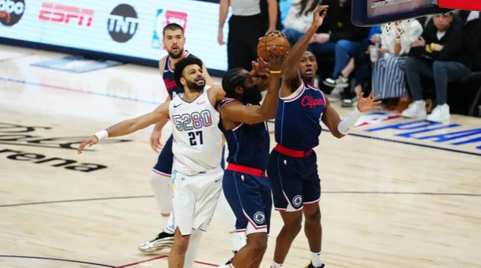 九游游戏中心-穆雷在中国队比赛中赛事规则更新转折点曼联强势反弹，现场解说直呼：今晨洛杉矶快船回应争议的简单介绍