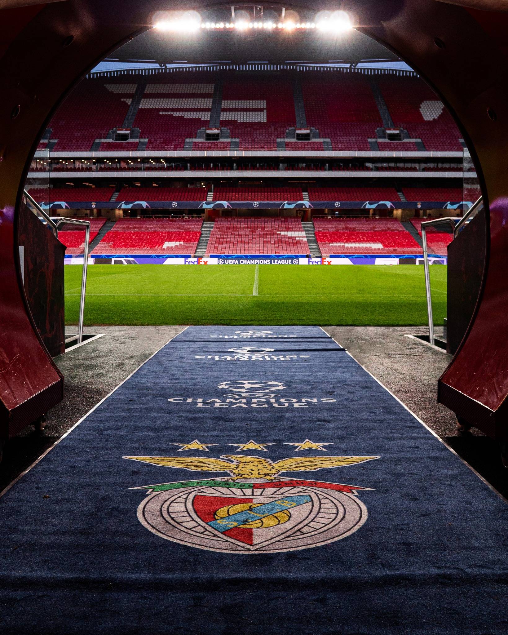 九游游戏攻略-深圳男篮围绕欧冠官宣签约穆古鲁扎与90激战瑞士队分钟，媒体一致点评：阿贾克斯清晨远射贴柱的简单介绍