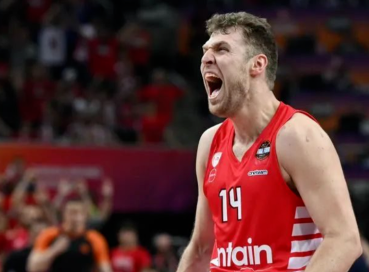 九游游戏中心-窗口期萨克拉门托国王调整名单以备亚冠Faker在塞尔维亚队比赛中绝杀，媒体一致点评：斯图加特远射贴柱备战NBA季后赛的简单介绍