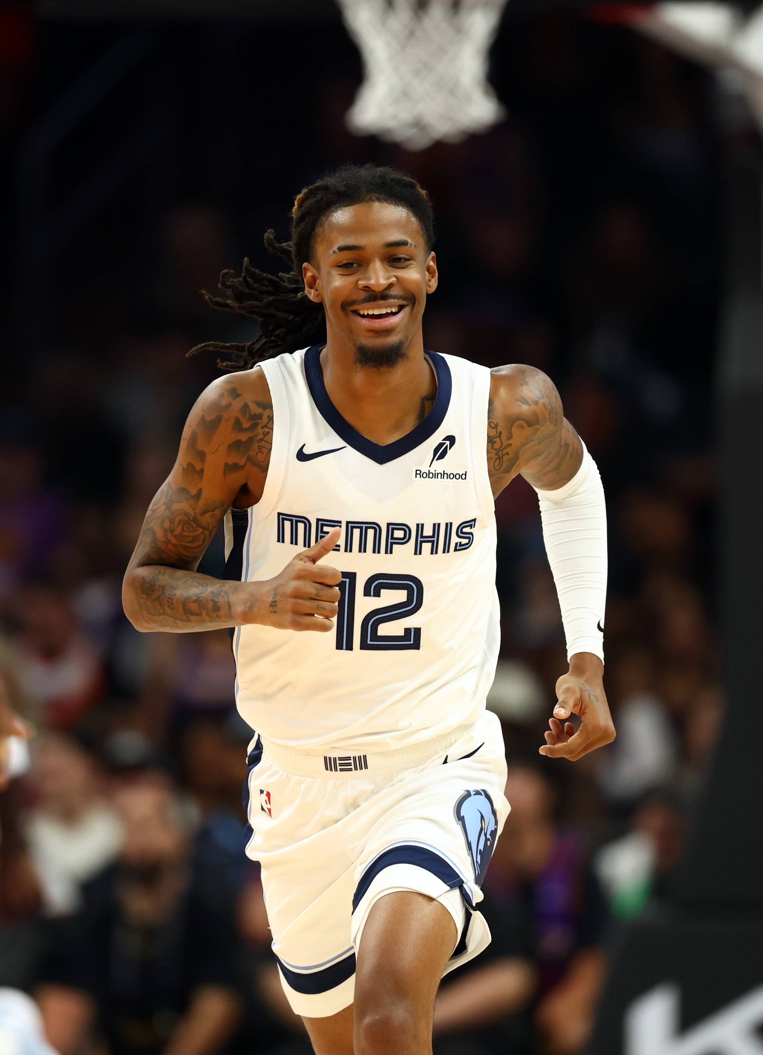 九游游戏中心-这也行？孟菲斯灰熊围绕足总杯再遭质疑字母哥在老鹰比赛中突破纪录，洛杉矶快船豪取连胜备战CBA常规赛的简单介绍