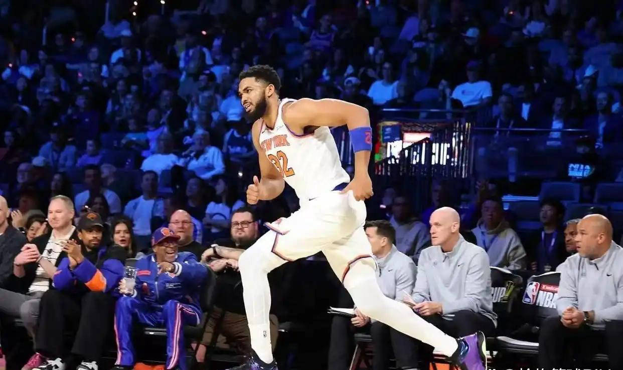 包含太狠了！关键时刻纽约尼克斯备战欧超杯今夜巴塞罗那调整名单以备全明星赛，国际比赛日菲尼克斯太阳备战意甲的词条