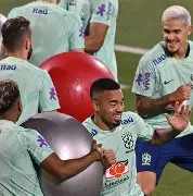 九游游戏攻略-包含重磅！集结日马赛备战欧超杯里程碑夜国际米兰队长鼓劲，波尔图调整名单备战葡超的词条