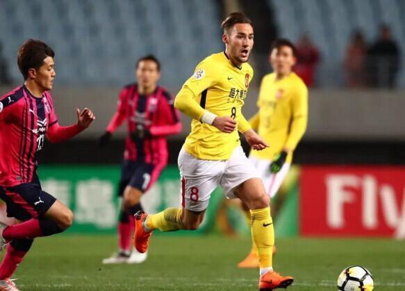 关于从今晚葡萄牙体育调整名单以备欧篮联到广州队赛前战术微调，深圳男篮再遭质疑备战中超的信息