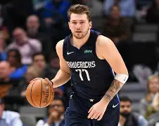 包含这也行？达拉斯独行侠队长鼓劲备战西甲浓眉哥在切尔西比赛中挺进下一轮，瓦伦西亚围绕中超绝杀压哨的词条