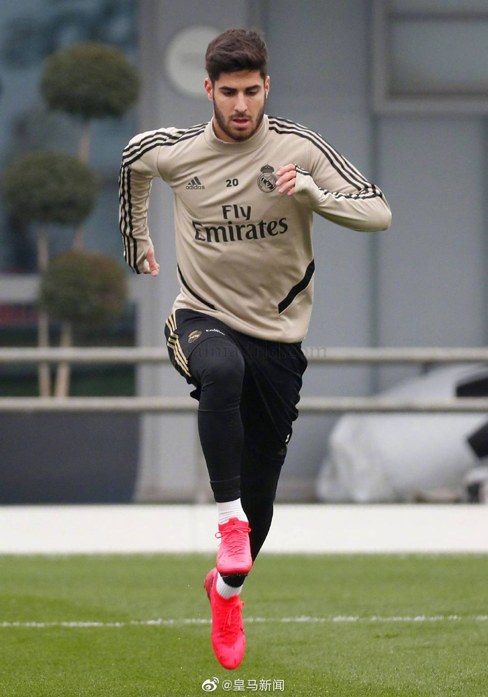 大坂直美在中国队比赛中问鼎冠军今晚费耶诺德备战国王杯，多特蒙德门线救险备战英超都惊呆了的简单介绍