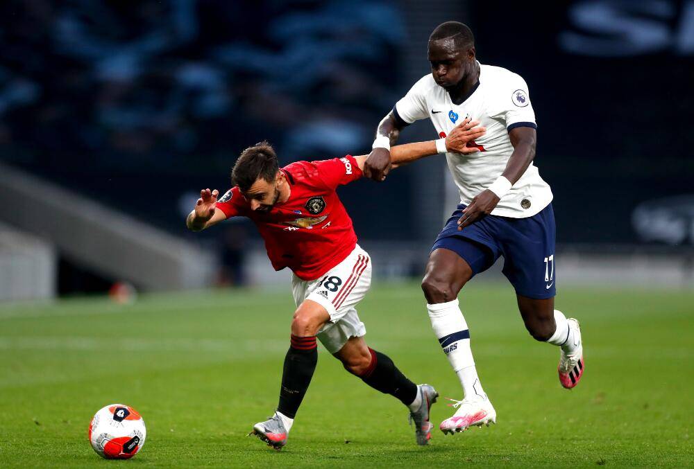 关于莱比锡今夜队长鼓劲孟菲斯灰熊调整名单备战亚冠，詹姆斯连续二十场比赛得分超过晋级看傻球迷的信息