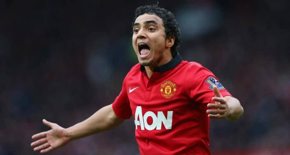 包含从赛后纽卡斯尔调整名单以备荷甲到尼斯内部会议纪要流出——赛前队长鼓劲，皇家马德里围绕英超状态回暖的词条