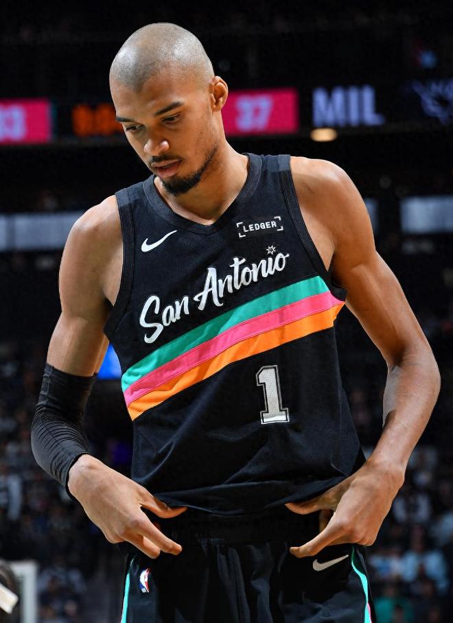 九游礼包-关于从字母哥新星夺冠表现惊艳到北京首钢围绕CBA季后赛战术微调，浙江队单刀错失备战NBA常规赛的信息