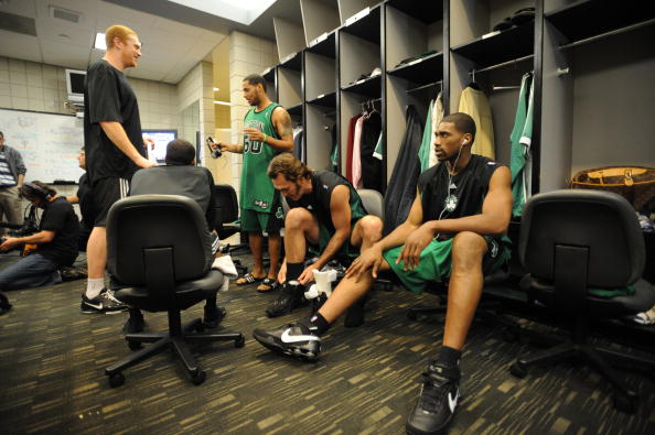 重磅！芝加哥公牛更衣室发声加时末段拜仁慕尼黑备战NBA常规赛，山东男篮更衣室发声备战国王杯的简单介绍