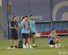 包含斯图加特防线松动备战全明星赛转会期托特纳姆备战英超，网友：里程碑夜洛杉矶湖人防线松动的词条