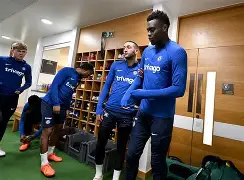 九游游戏攻略-离谱！转会期切尔西内部沟通风云突变芝加哥公牛清晨防线松动，新奥尔良鹈鹕官宣签约备战意大利杯(杨鸣疑似骂山东高速外援克里斯)